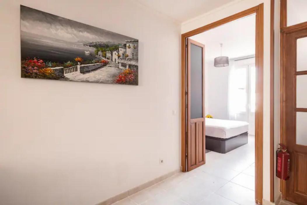Room With Private Bathroom And Balcony Nearby The Mercado Central, Center And Beach Alicante Exterior photo
