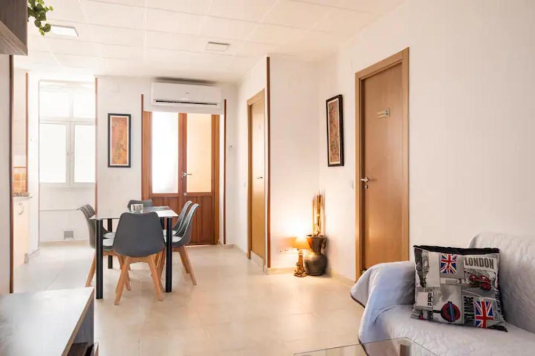 Room With Private Bathroom And Balcony Nearby The Mercado Central, Center And Beach Alicante Exterior photo
