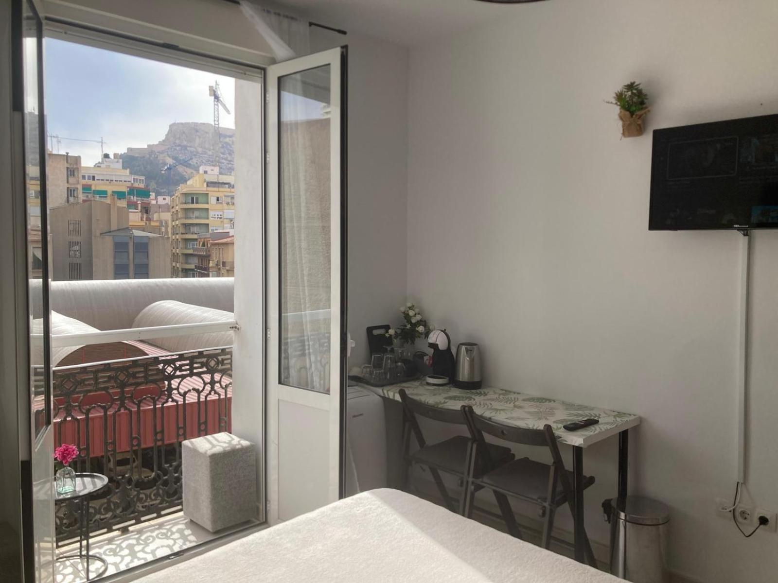 Room With Private Bathroom And Balcony Nearby The Mercado Central, Center And Beach Alicante Exterior photo