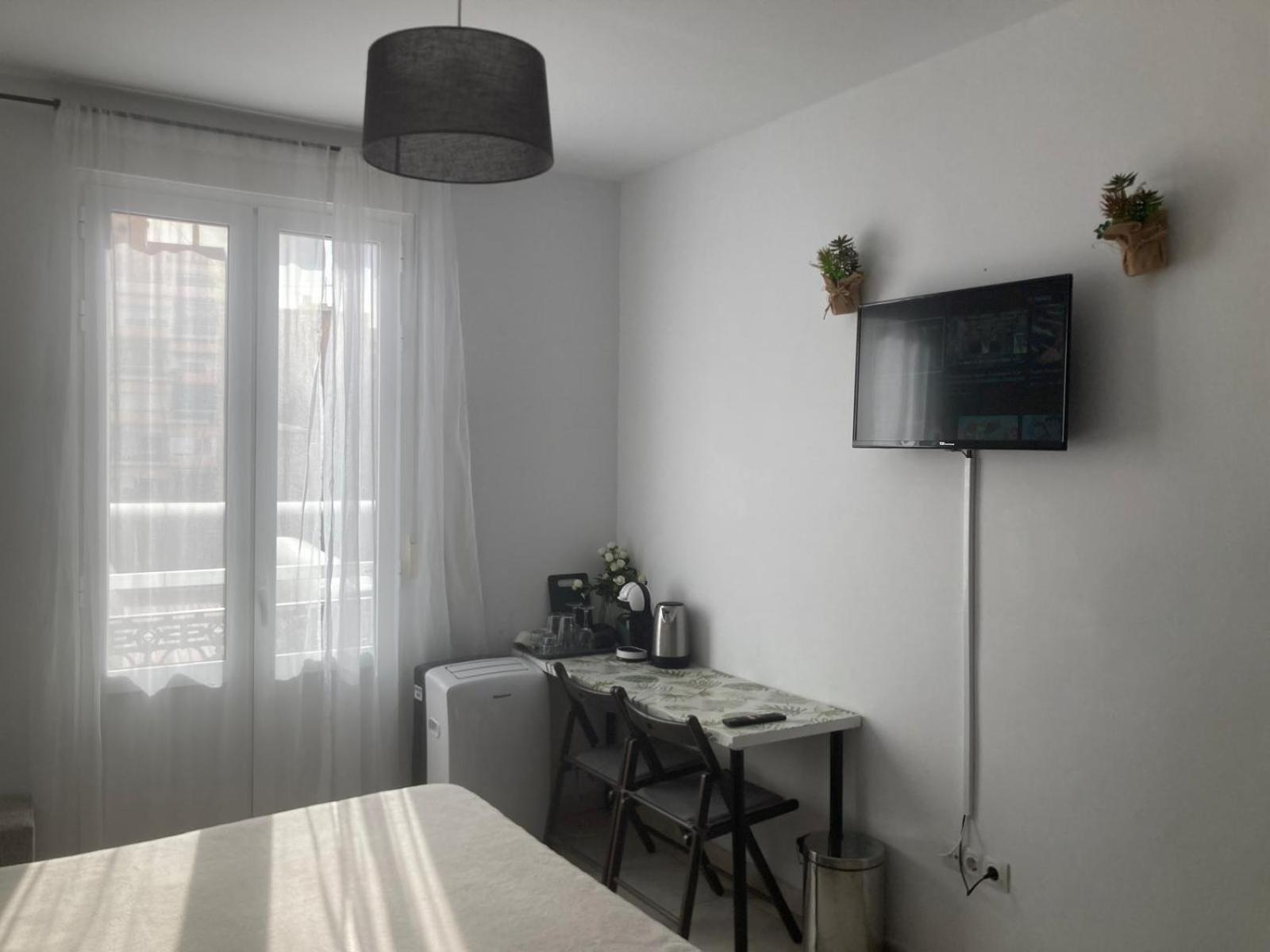 Room With Private Bathroom And Balcony Nearby The Mercado Central, Center And Beach Alicante Exterior photo