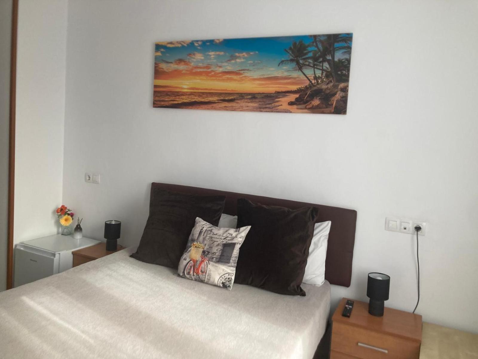 Room With Private Bathroom And Balcony Nearby The Mercado Central, Center And Beach Alicante Exterior photo
